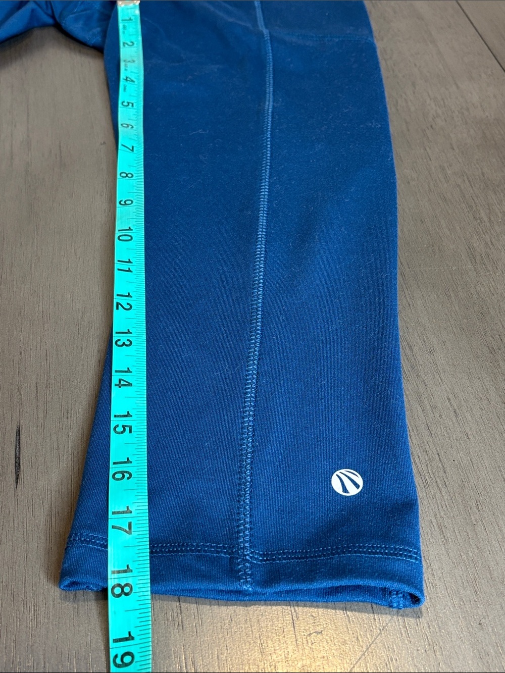 🧘 Yoga Athleisure Leggings Small 26" Marika Blue Cropped Pockets Stretch 🧘 - Picture 10 of 11